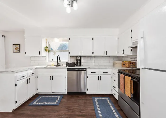 Charming Midtown Apartment Tulsa
